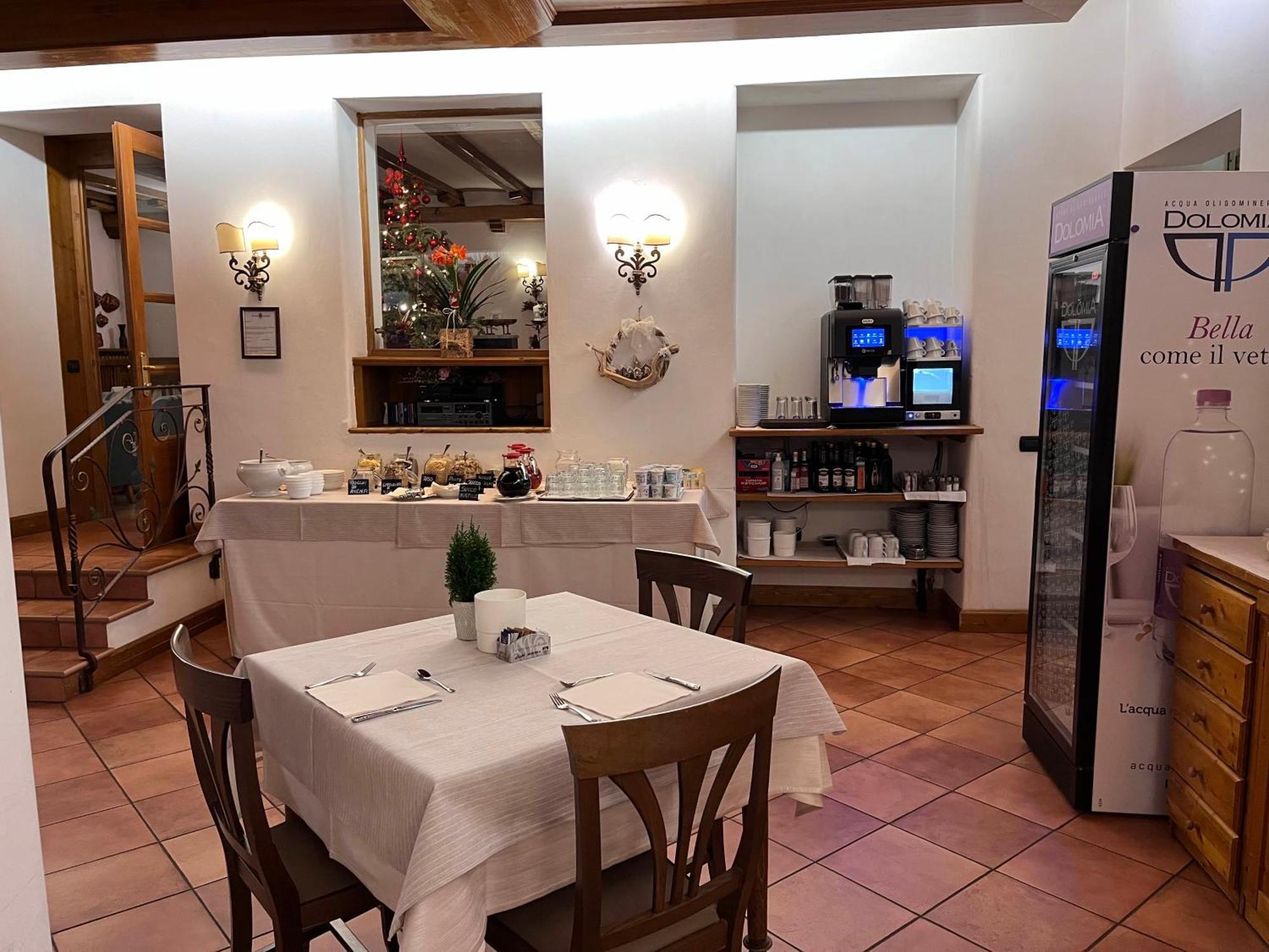 Hotel Albergo Dolomiti ซานวีโต ดิ กาโดเร ภายนอก รูปภาพ