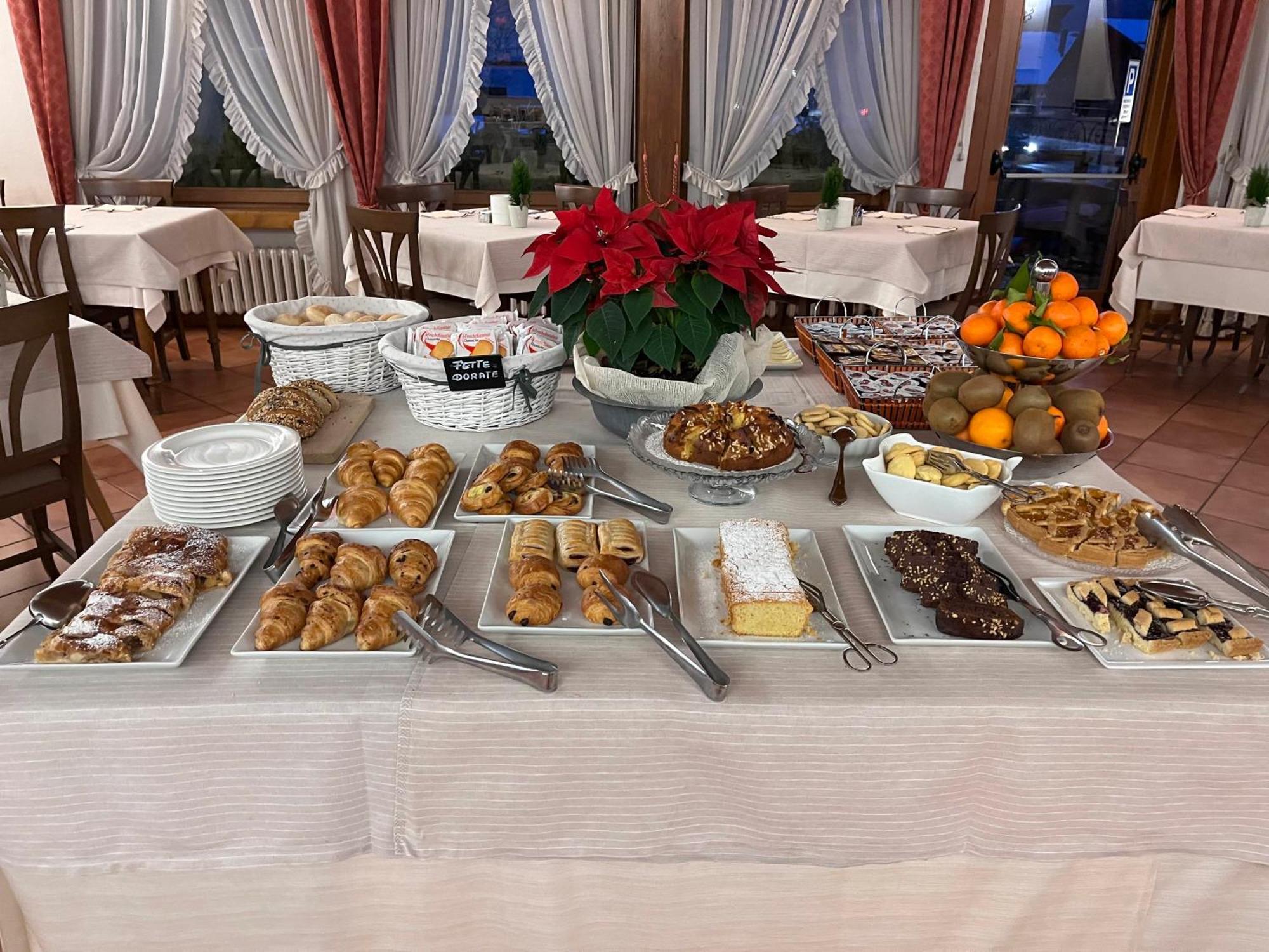 Hotel Albergo Dolomiti ซานวีโต ดิ กาโดเร ภายนอก รูปภาพ