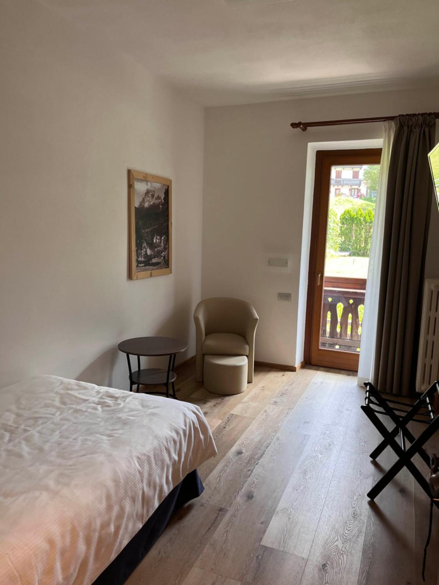 Hotel Albergo Dolomiti ซานวีโต ดิ กาโดเร ภายนอก รูปภาพ
