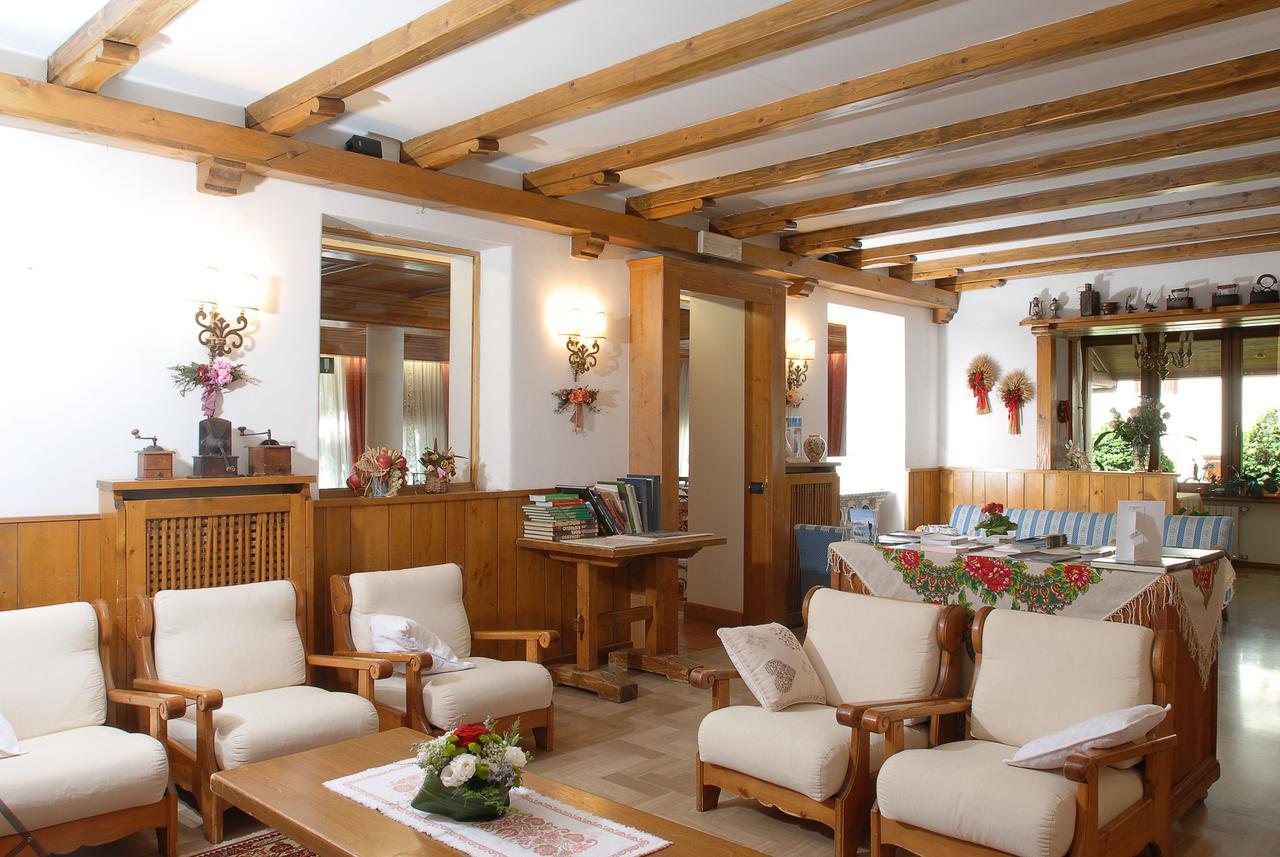 Hotel Albergo Dolomiti ซานวีโต ดิ กาโดเร ภายนอก รูปภาพ
