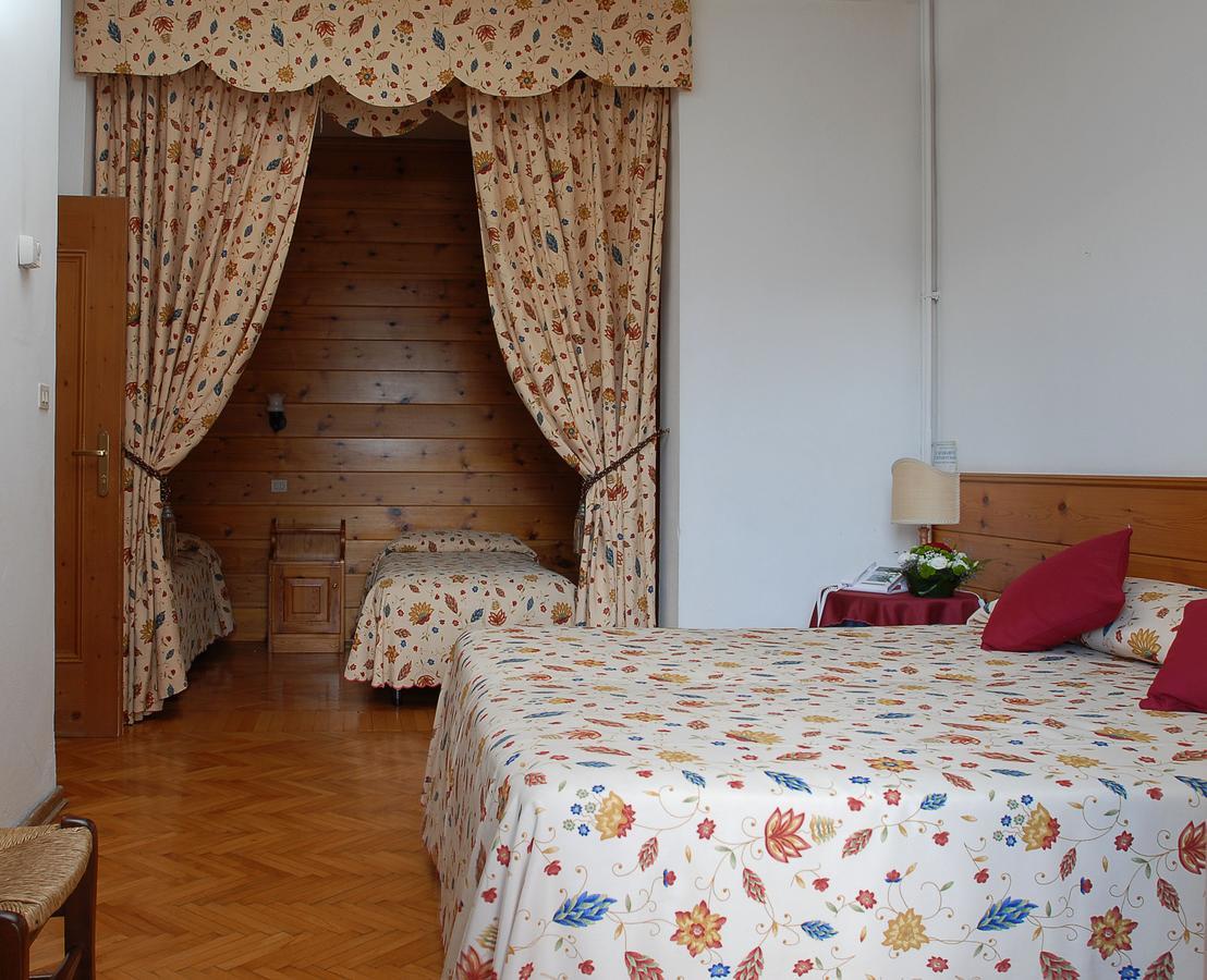 Hotel Albergo Dolomiti ซานวีโต ดิ กาโดเร ภายนอก รูปภาพ