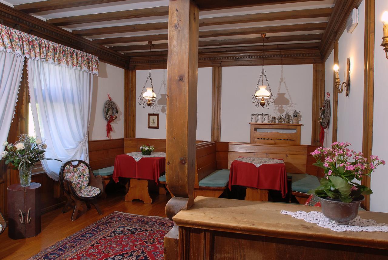 Hotel Albergo Dolomiti ซานวีโต ดิ กาโดเร ภายนอก รูปภาพ