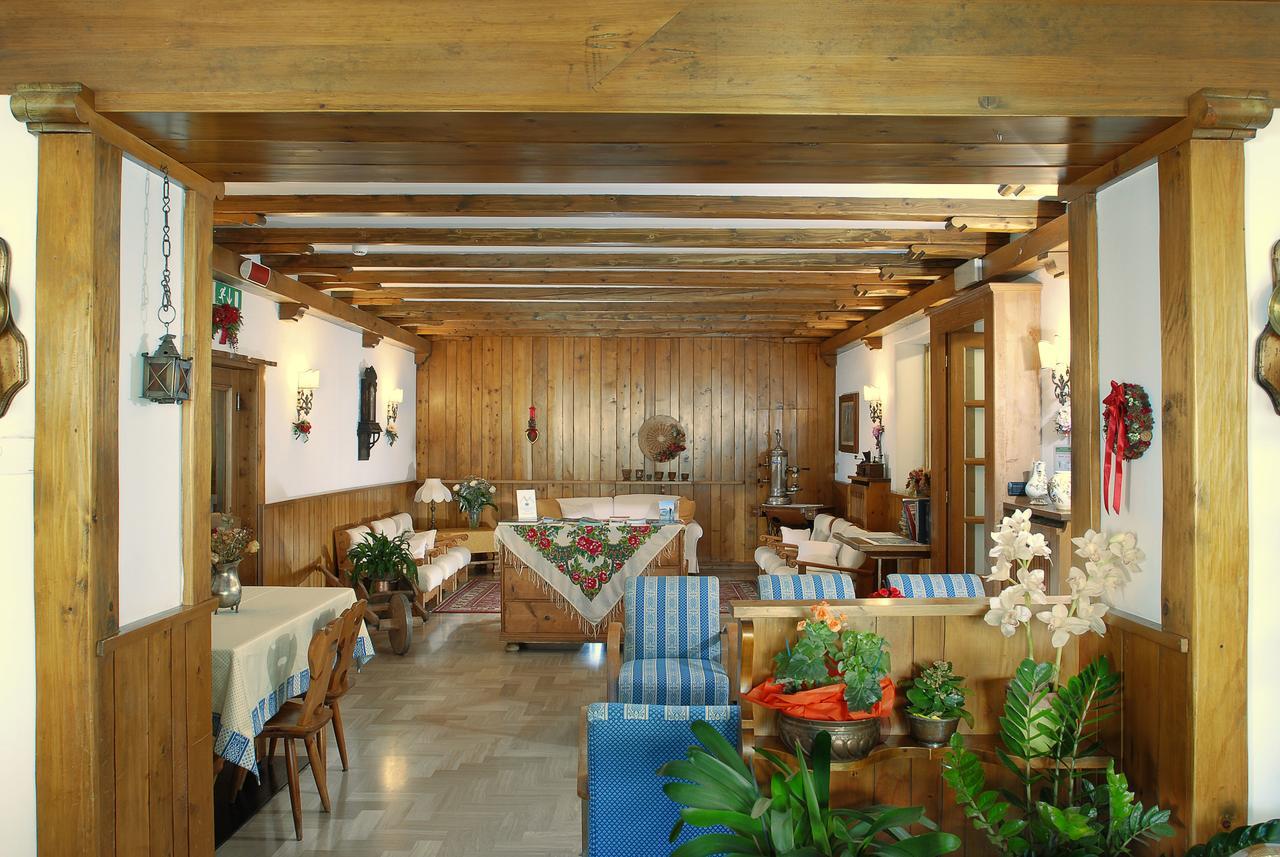 Hotel Albergo Dolomiti ซานวีโต ดิ กาโดเร ภายนอก รูปภาพ