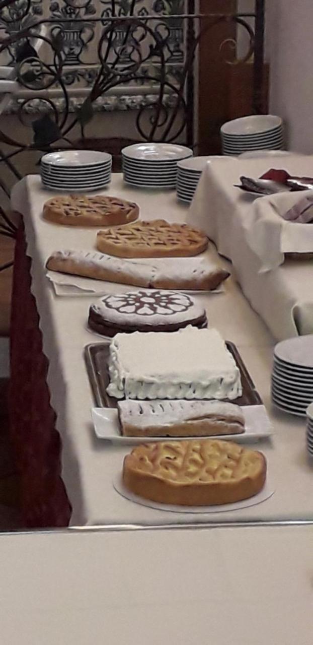 Hotel Albergo Dolomiti ซานวีโต ดิ กาโดเร ภายนอก รูปภาพ