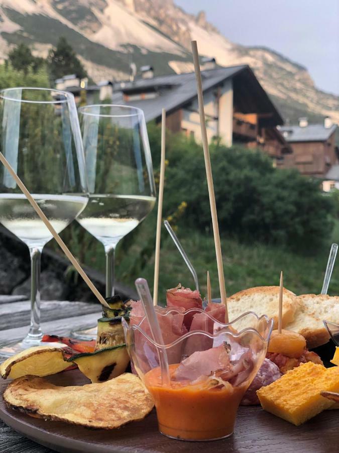 Hotel Albergo Dolomiti ซานวีโต ดิ กาโดเร ภายนอก รูปภาพ